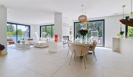 Maison 7 pièces 270 m² · à Valbonne · 270 m² · 1 995 000 €