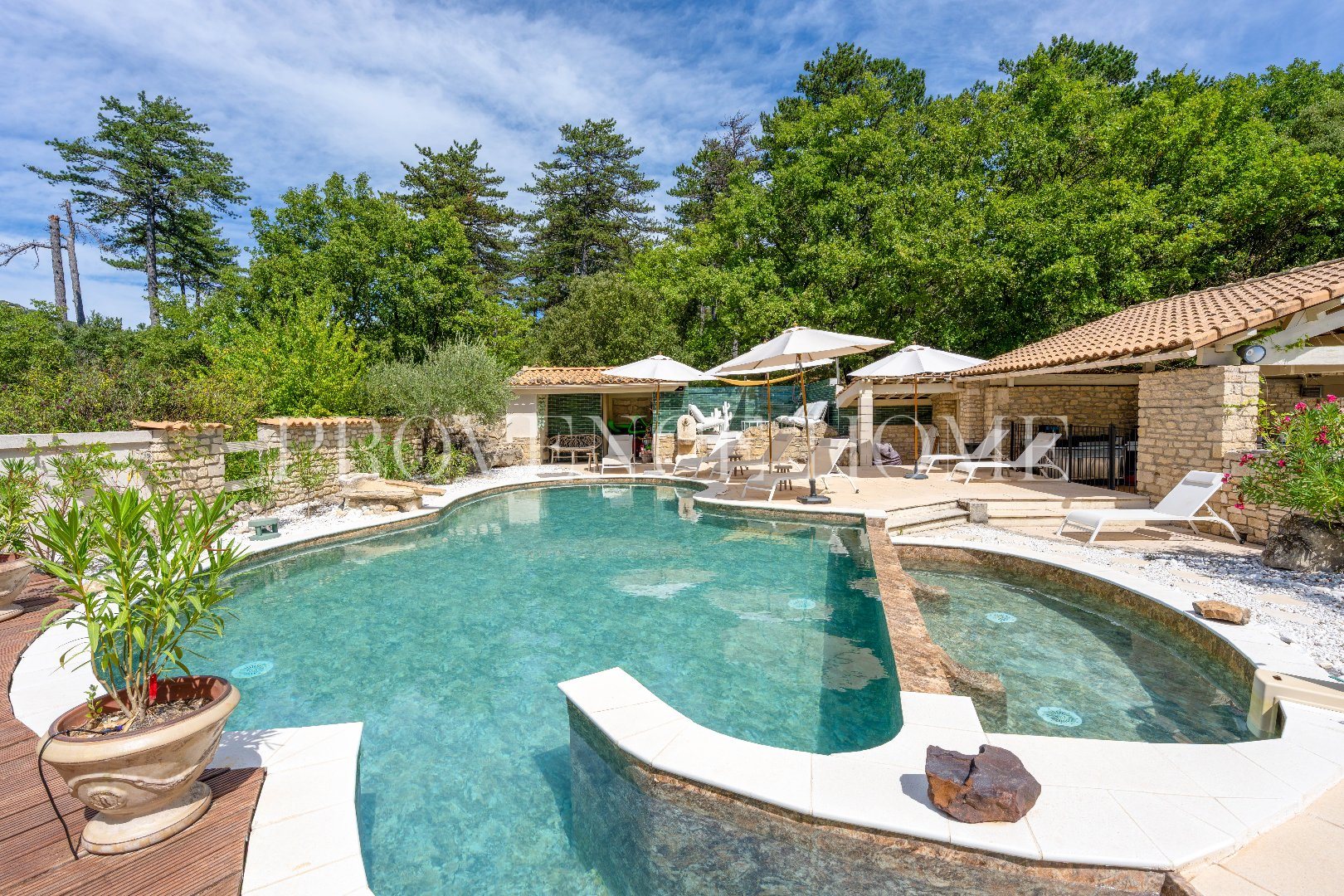 Maison à vendre, 215m², Murs