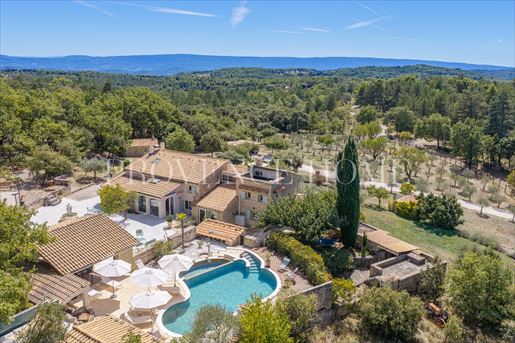 Maison 8 pièces 215 m² · à Murs · 215 m² · 1 600 000 €