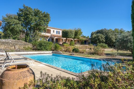 Maison 6 pièces 201 m² · à Cabrières-d'Avignon · 201 m² · 1 350 000 €