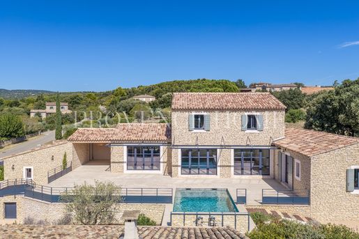 Maison 5 pièces 243 m² · à Gordes · 243 m² · 2 390 000 €