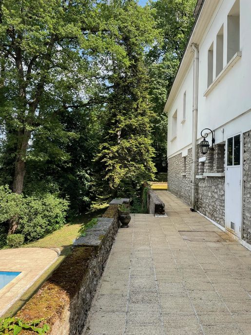 Maison 8 pièces 212 m² · à Joué-lès-Tours · 212 m² · 550 000 €