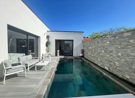 Maison 6 pièces 128 m² · à Dompierre-sur-Mer · 128 m² · 456 000 €