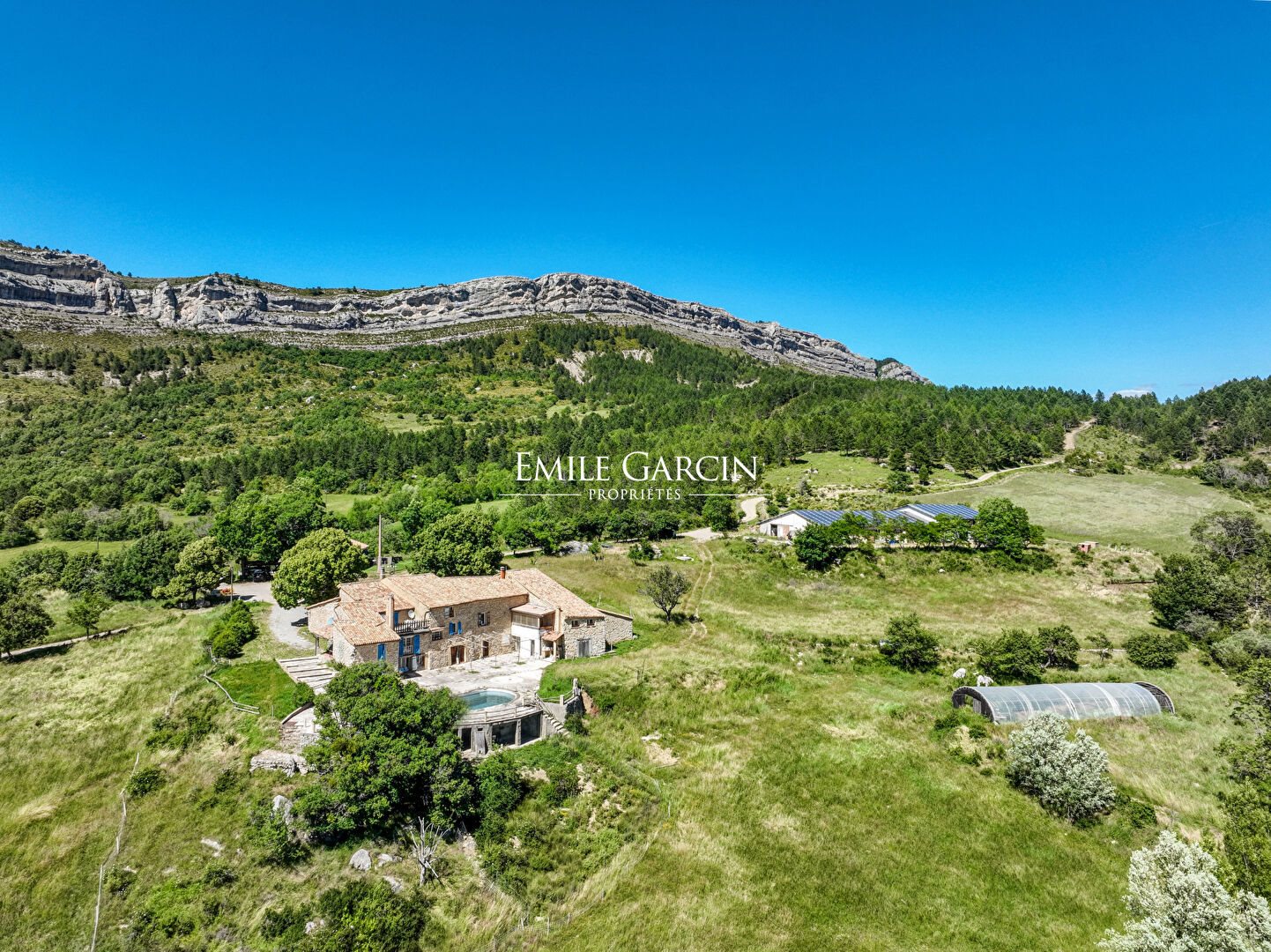 Maison à vendre, 770m², Entrepierres