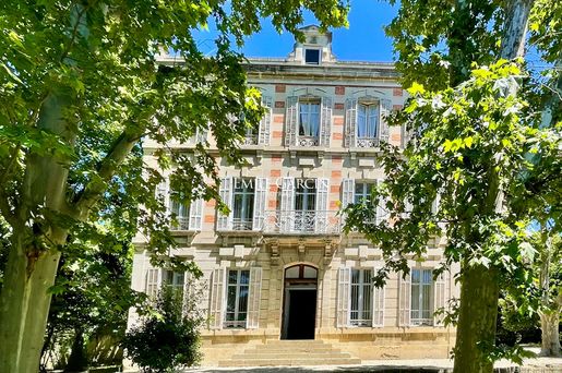 Maison 15 pièces 520 m² · à Salon-de-Provence · 520 m² · 1 980 000 €