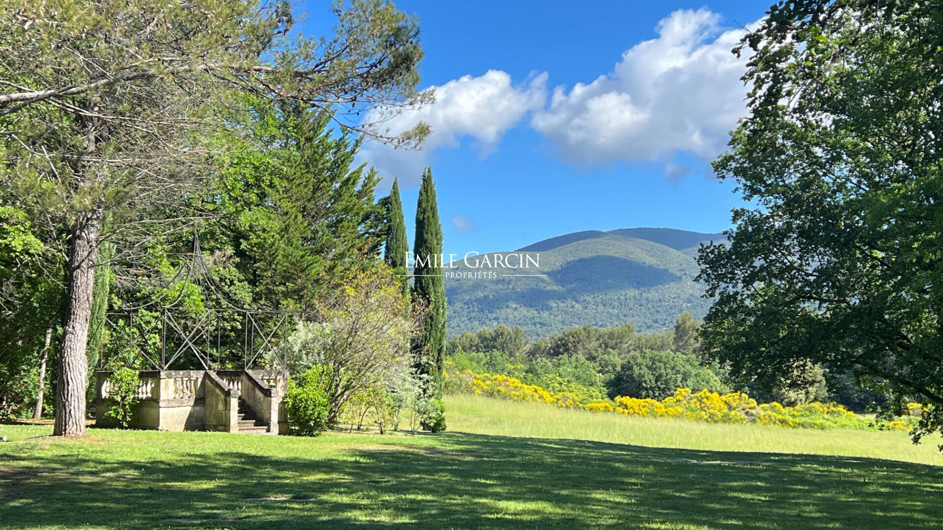 Maison à vendre, 360m², Cadenet