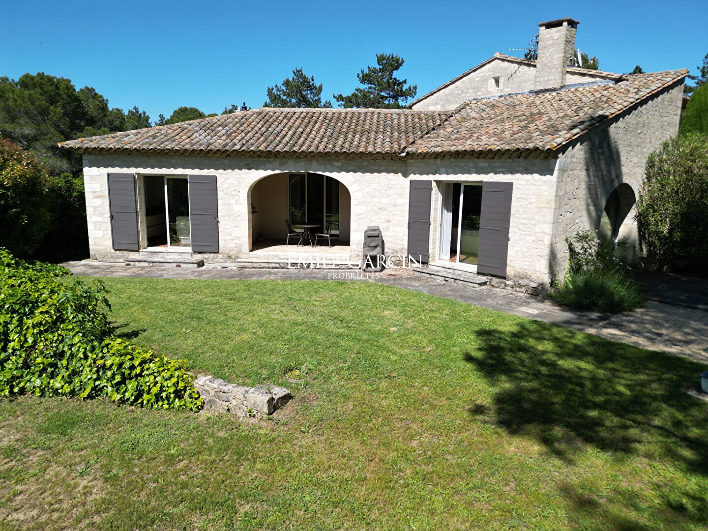 For sale - House - Near Uzès - Swimming pool - Vue 3
