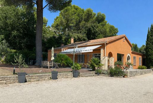 Maison 10 pièces 210 m² · à Avignon · 210 m² · 1 750 000 €