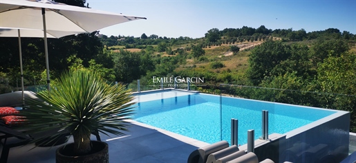 Maison 7 pièces 200 m² · à Barjac · 200 m² · 880 000 €