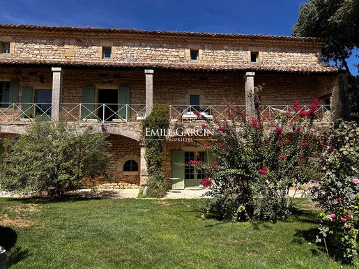 Maison 9 pièces 320 m² · à Arpaillargues-Et-Aureillac · 320 m² · 1 400 000 €