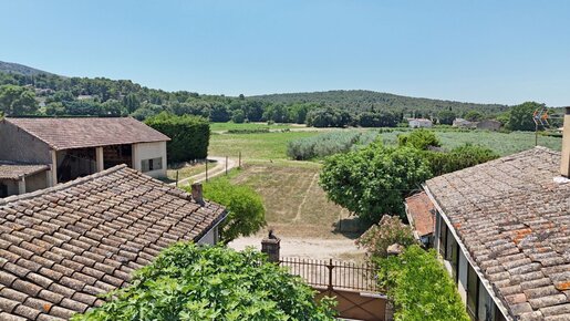 Maison 7 pièces 400 m² · à Taillades · 400 m² · 695 000 €
