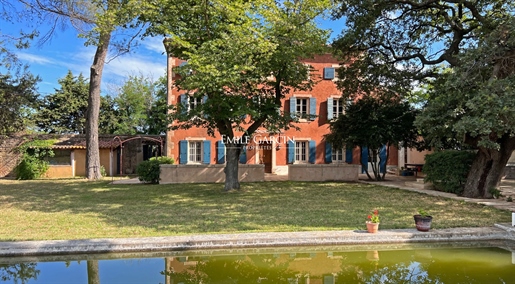 Maison 7 pièces 250 m² · à Oppède · 250 m² · 1 580 000 €