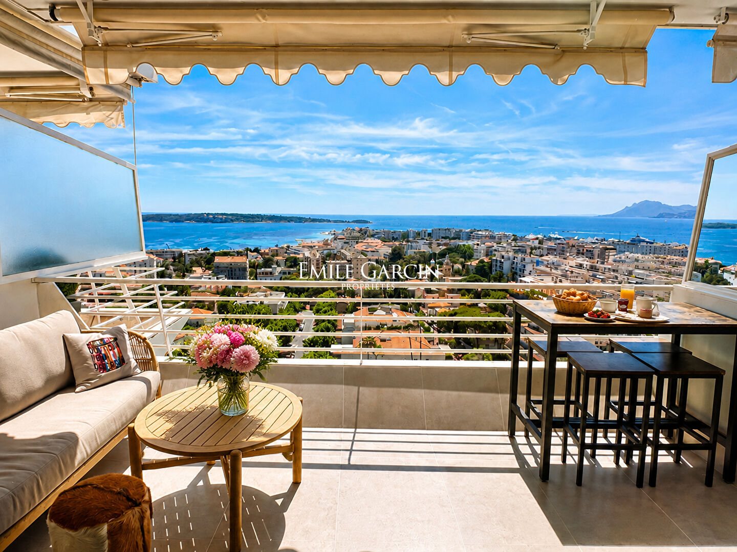 For sale - Côte d'Azur - Cannes - Basse Californie district - Apartment with panoramic sea... - View 2