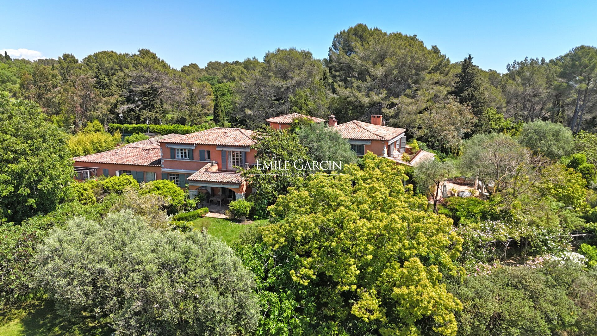Maison à vendre, 800m², Mouans-Sartoux