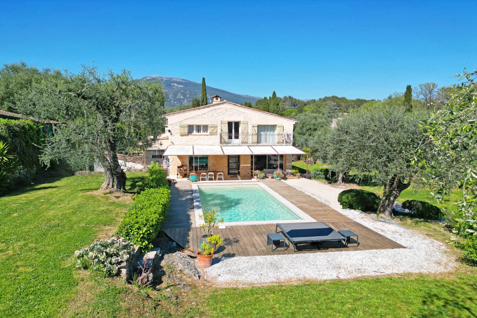 Maison à vendre, 253m², Le Rouret