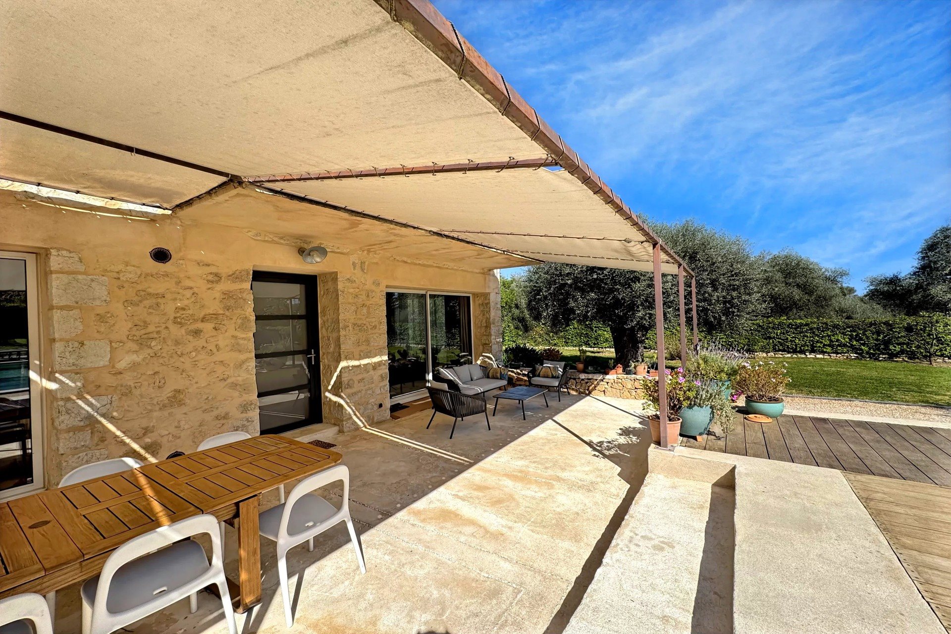 Maison à vendre, 253m², Le Rouret
