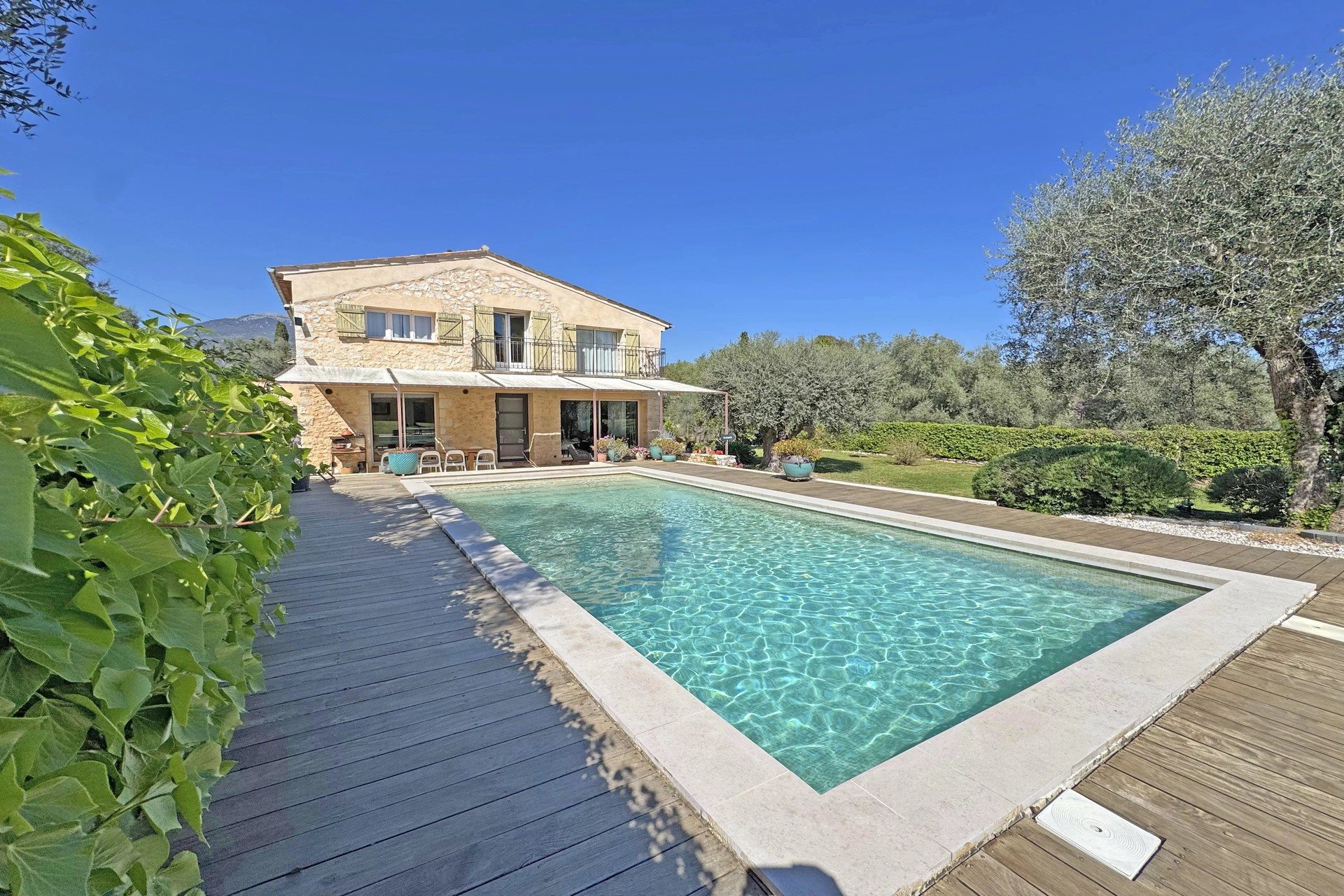 Maison à vendre, 253m², Le Rouret