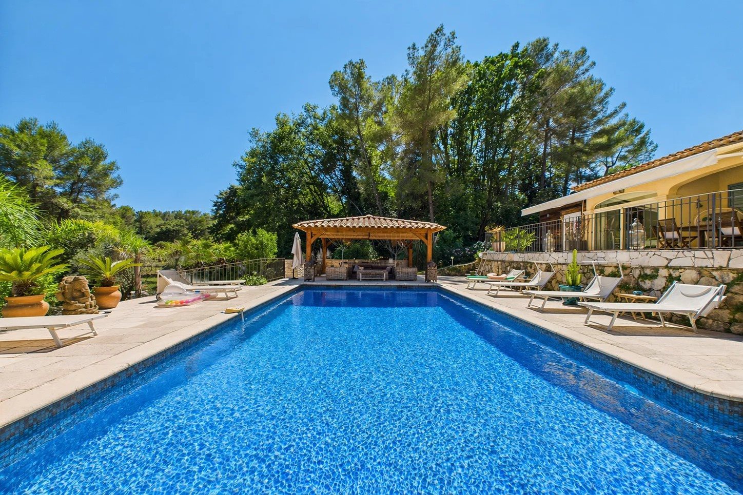 Maison à vendre, 252m², Le Rouret