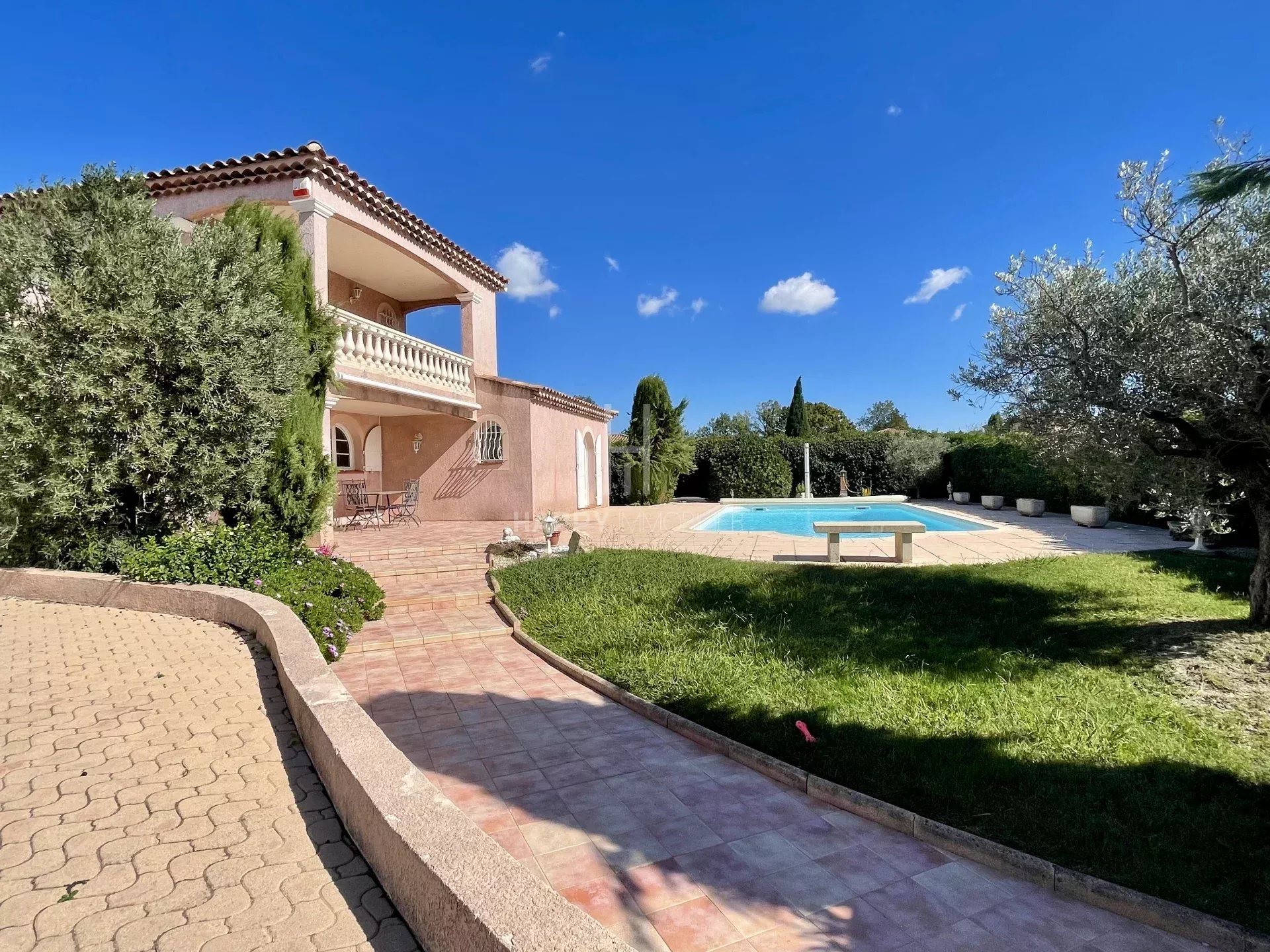 Maison à vendre, 156m², Mouriès