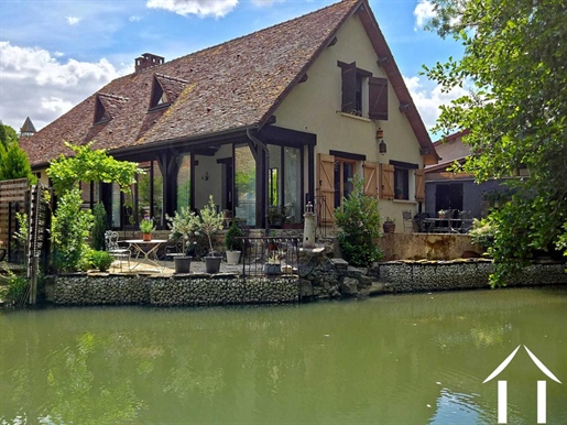 5 pièces 148 m² · à Semur-en-Auxois · 148 m² · 270 000 €
