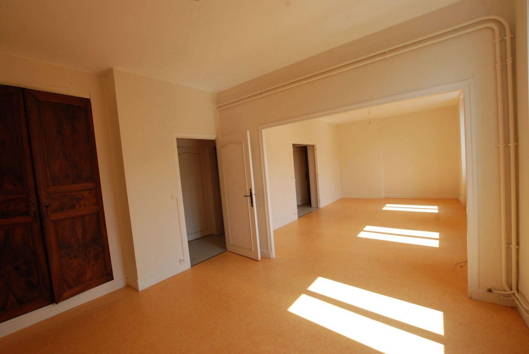 Appartement à louer, 69m², Souillac