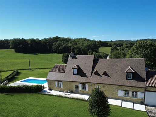 Maison 5 pièces 241 m² · à Faux · 241 m² · 795 000 €