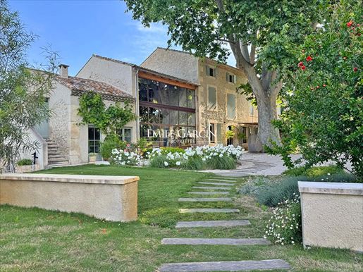 Maison 10 pièces 360 m² · à Boulbon · 360 m² · 1 800 000 €