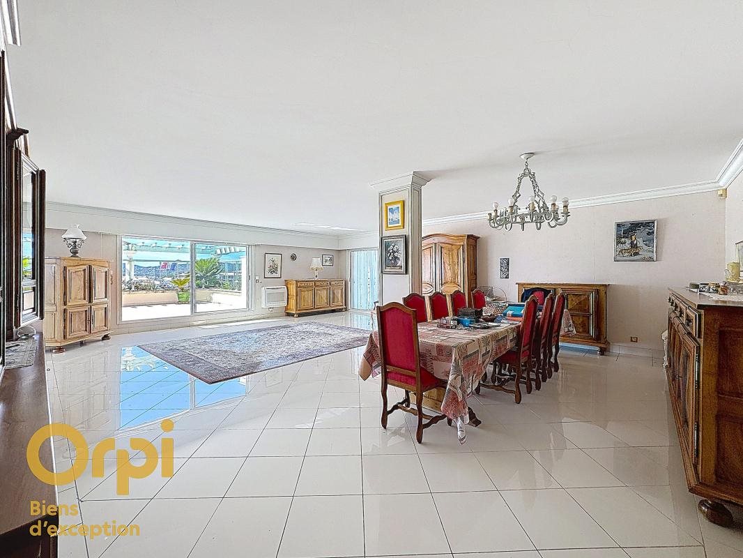 Appartement à vendre, 185m², Fréjus