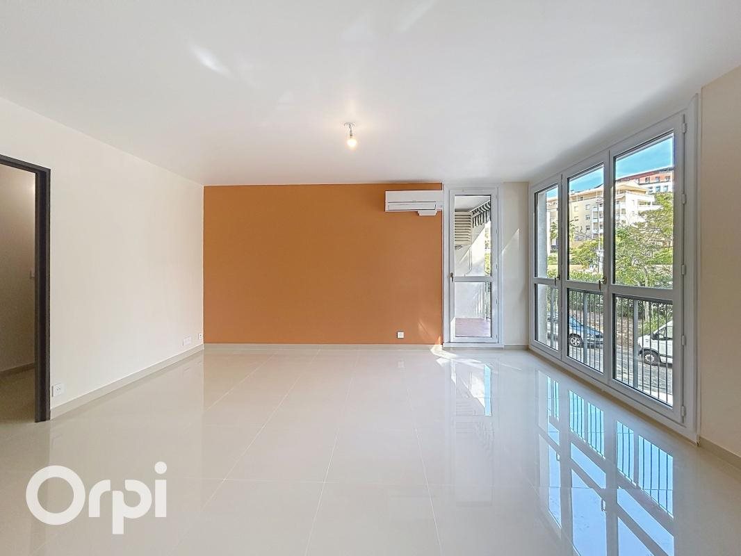 Appartement à vendre, 77m², Saint-Raphaël