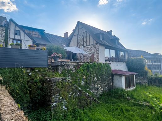 Maison 8 pièces 300 m² · à Uzerche · 300 m² · 349 600 €