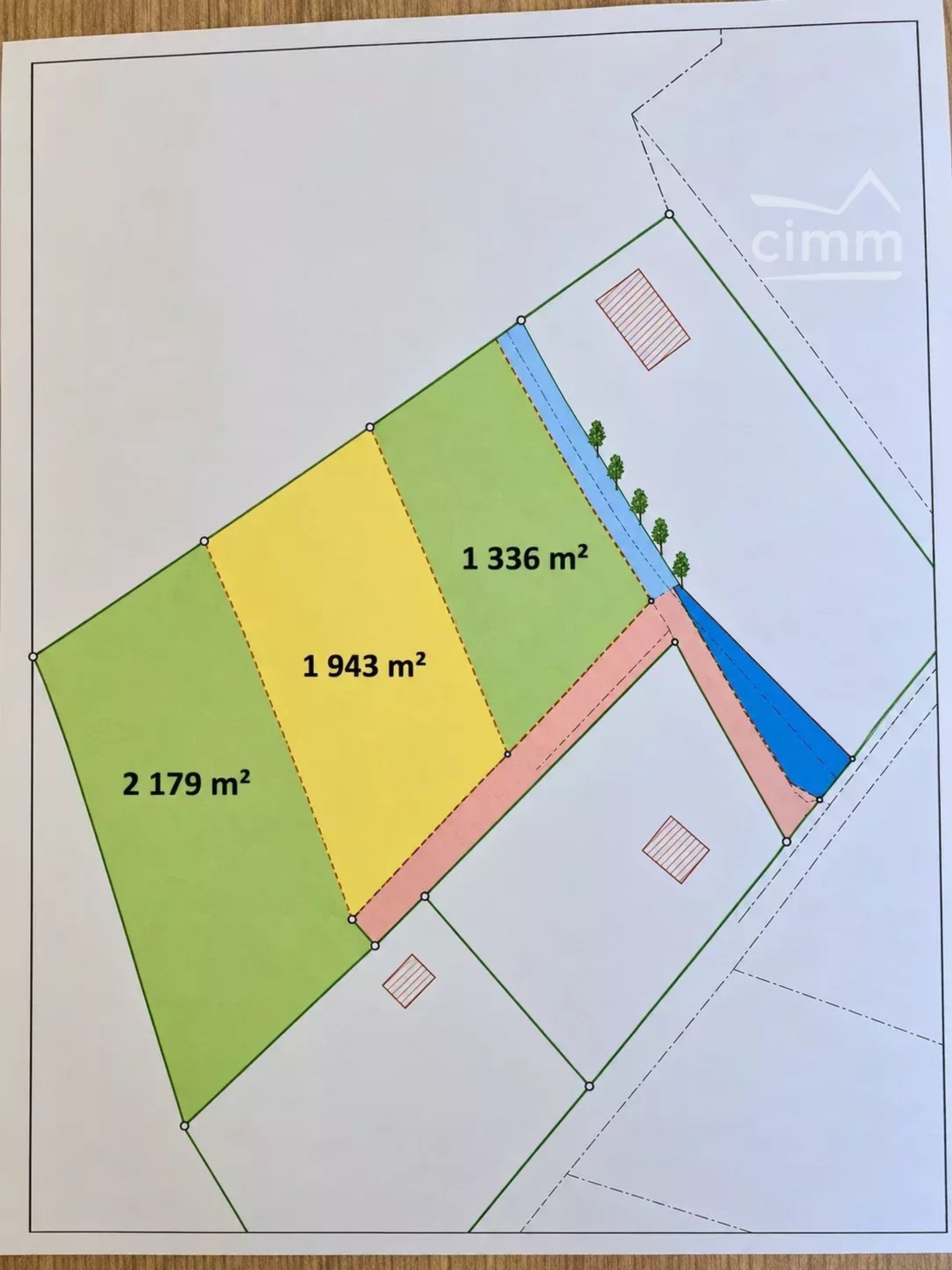 Buildable land of 1,943 m² in a privileged environment at the ga - Plus