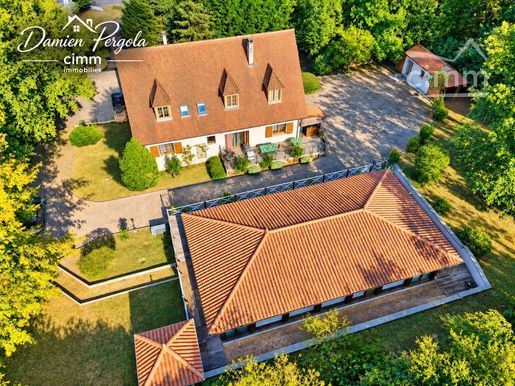 Maison 14 pièces 273 m² · à Terrasson-Lavilledieu · 273 m² · 577 500 €