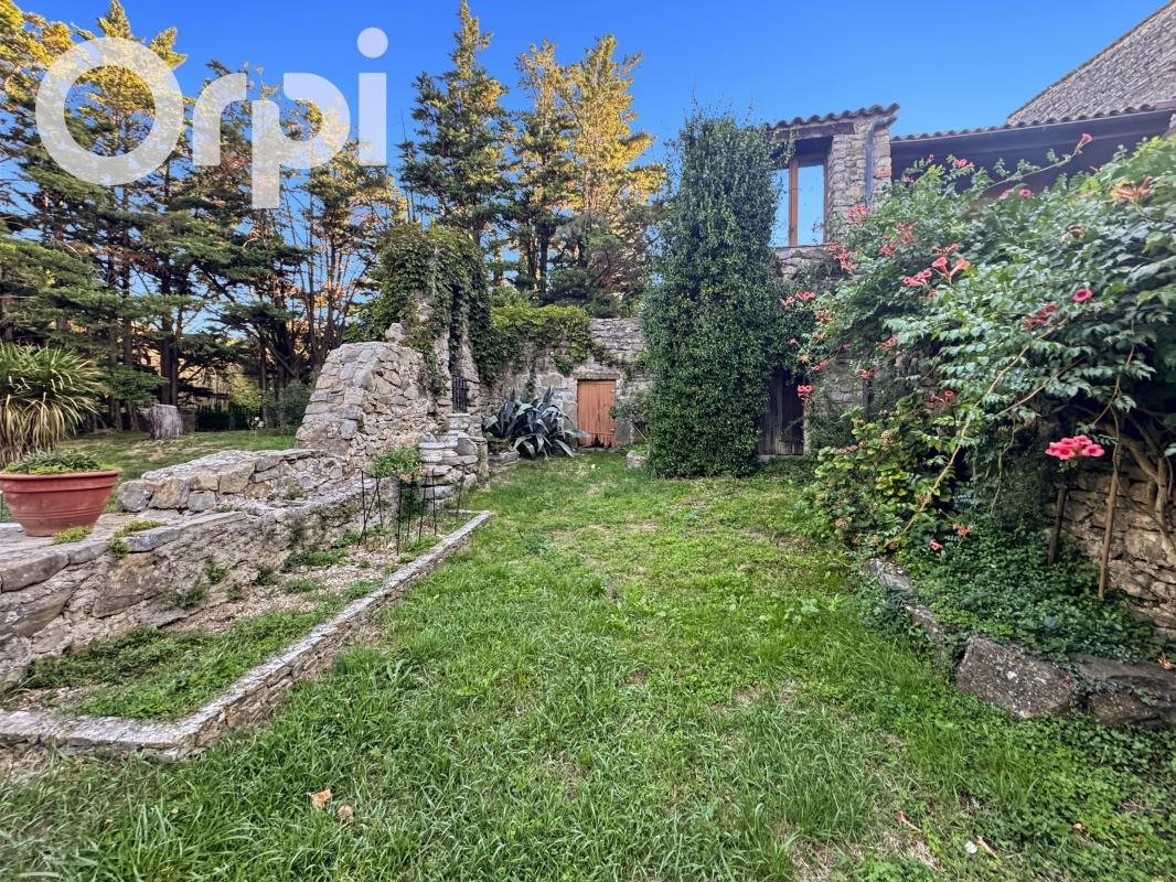 Maison à vendre, 250m², Saint-Julien-les-Rosiers