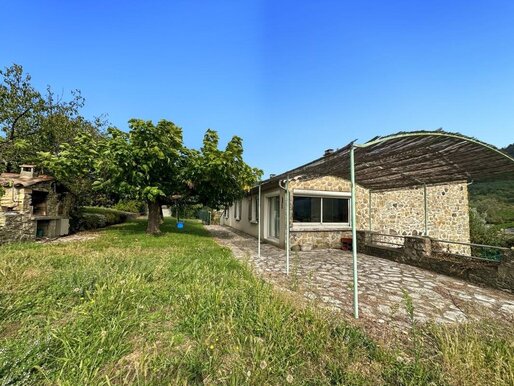 Maison 4 pièces 115 m² · à Vesseaux · 115 m² · 225 000 €