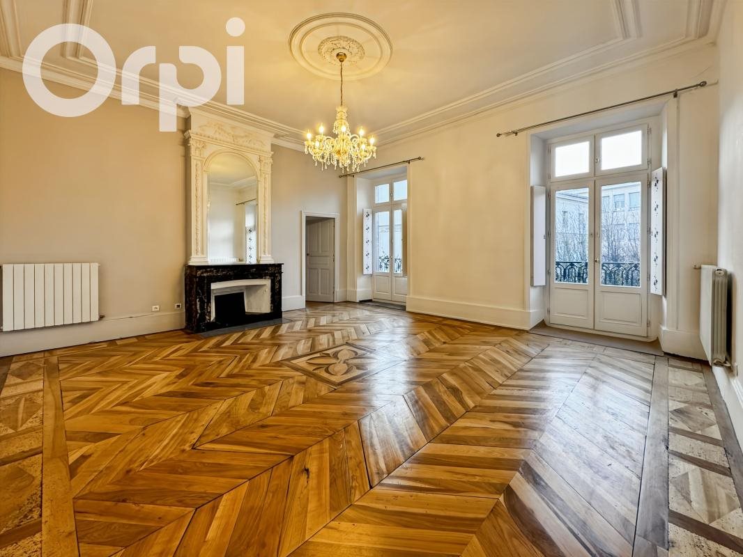 Appartement à vendre, 177m², Aubenas