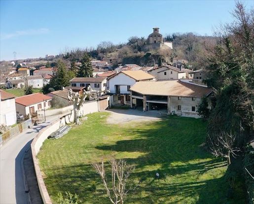 Immeuble 3 pièces 260 m² · à Chantemerle-les-Blés · 260 m² · 400 000 €