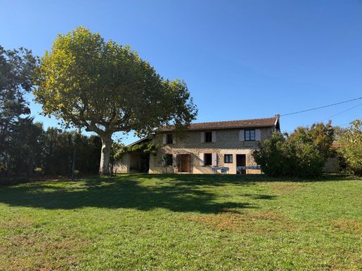 Maison 4 pièces 108 m² · à Bren · 108 m² · 265 000 €