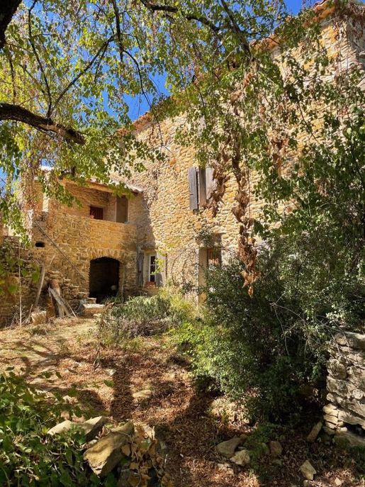 Maison 2 pièces 98 m² · à Salavas · 98 m² · 300 000 €