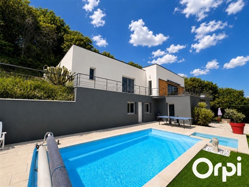 Maison 4 pièces 253 m² · à Bourg-Saint-Andéol · 253 m² · 599 000 €