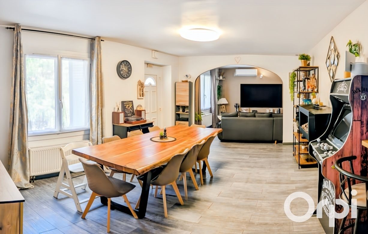 Maison à vendre, 190m², Bourg-Saint-Andéol