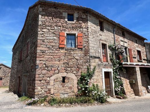 Maison 5 pièces 148 m² · à Lablachère · 148 m² · 150 000 €