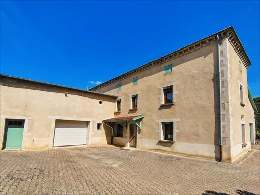 Maison 7 pièces 140 m² · à Bren · 140 m² · 319 000 €