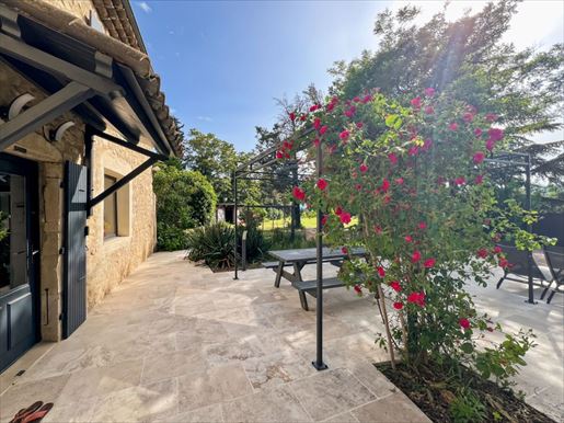 Maison 5 pièces 216 m² · à Mirmande · 216 m² · 399 000 €