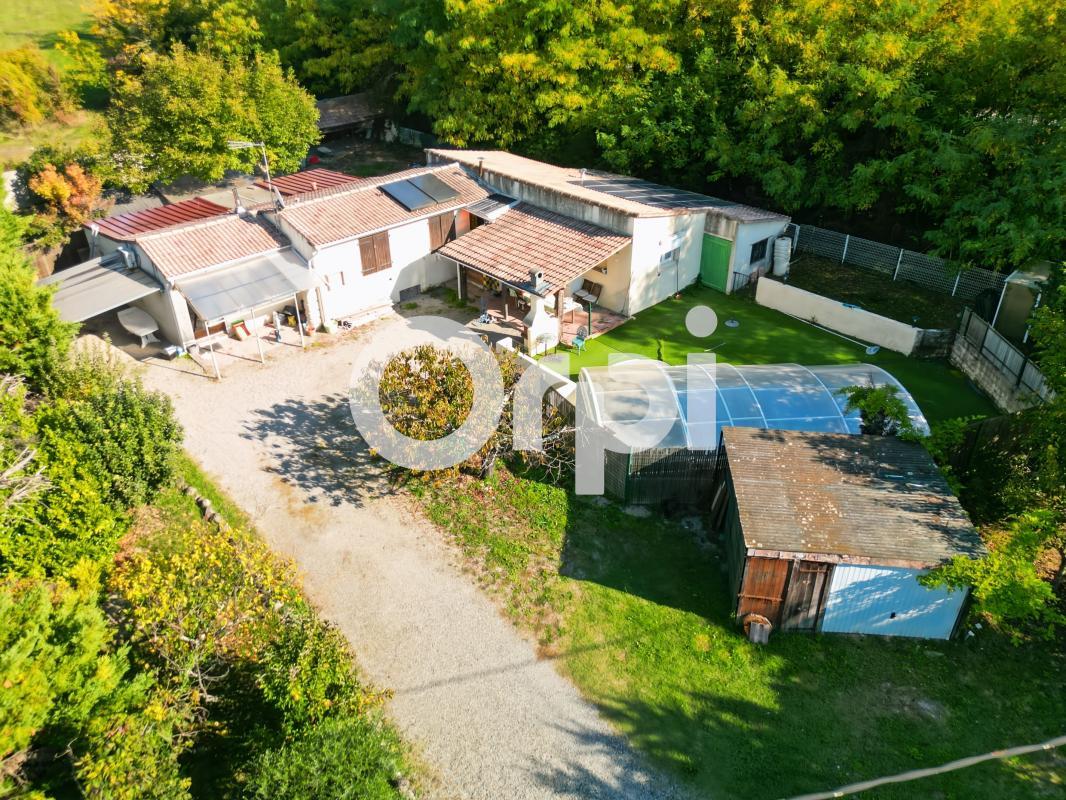 Maison à vendre, 136m², Grospierres