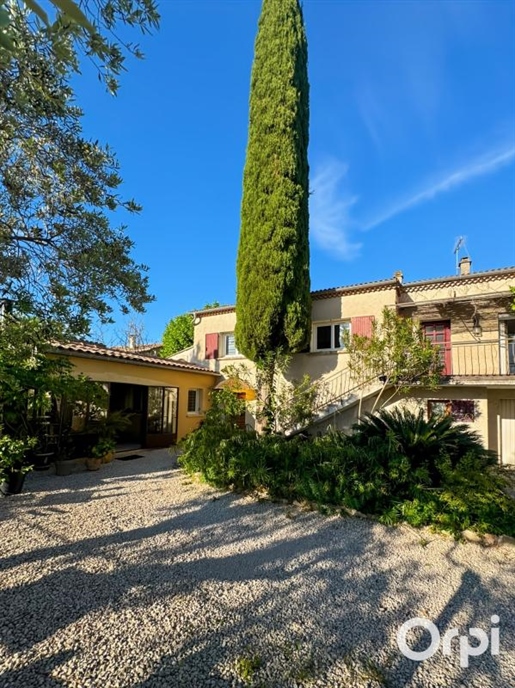 Maison 5 pièces 215 m² · à Bollène · 215 m² · 483 000 €
