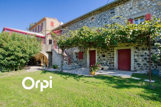 Maison 4 pièces 164 m² · à Saint-Lager-Bressac · 164 m² · 483 000 €
