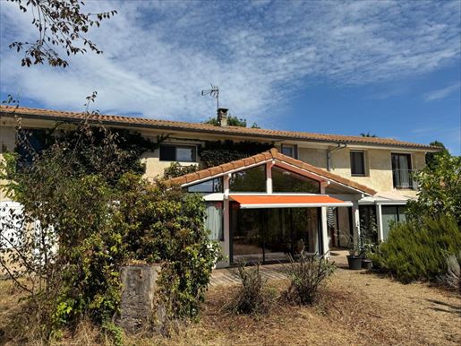 Maison 6 pièces 171 m² · à Romans-sur-Isère · 171 m² · 379 000 €