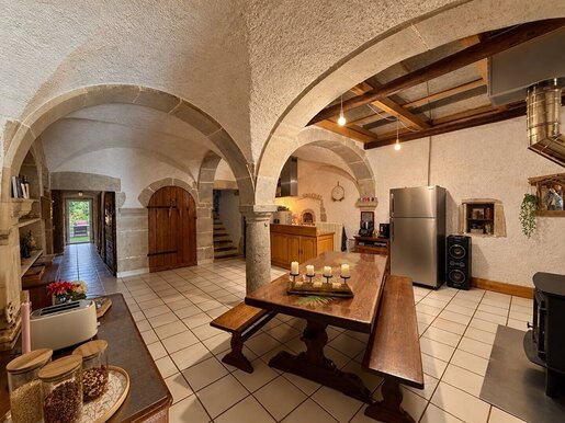 Maison 9 pièces 300 m² · à Vellerot-lès-Vercel · 300 m² · 379 000 €