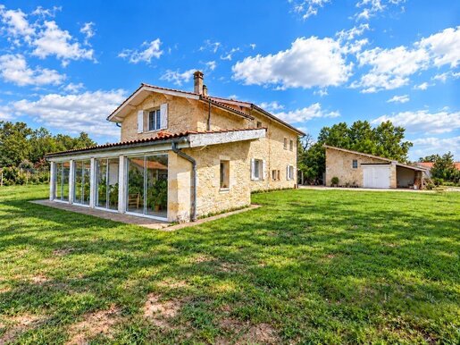 Maison 6 pièces 158 m² · à Étauliers · 158 m² · 525 000 €