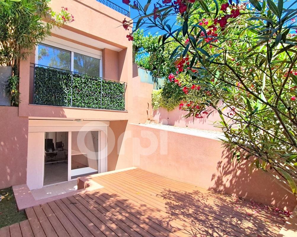 Beautiful contemporary villa 195 m² with swimming pool – Large plot 733 m²